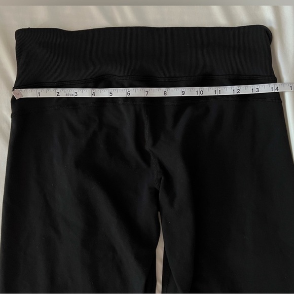❌SOLD❌ 🖤LULULEMON Clam Digger wide legged capri pants | SIZE 6 - Picture 8 of 13